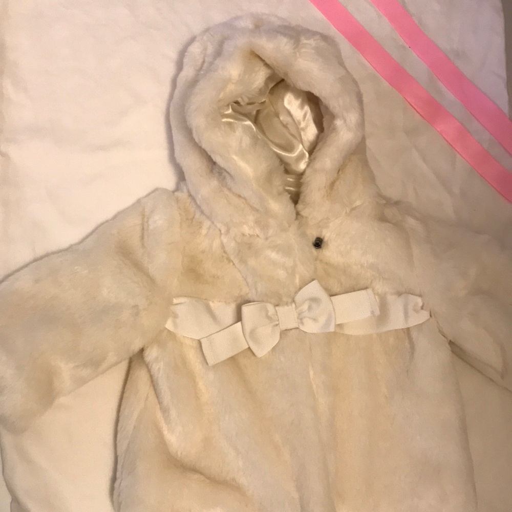 Baby Gap faux fur coat 0-6 months